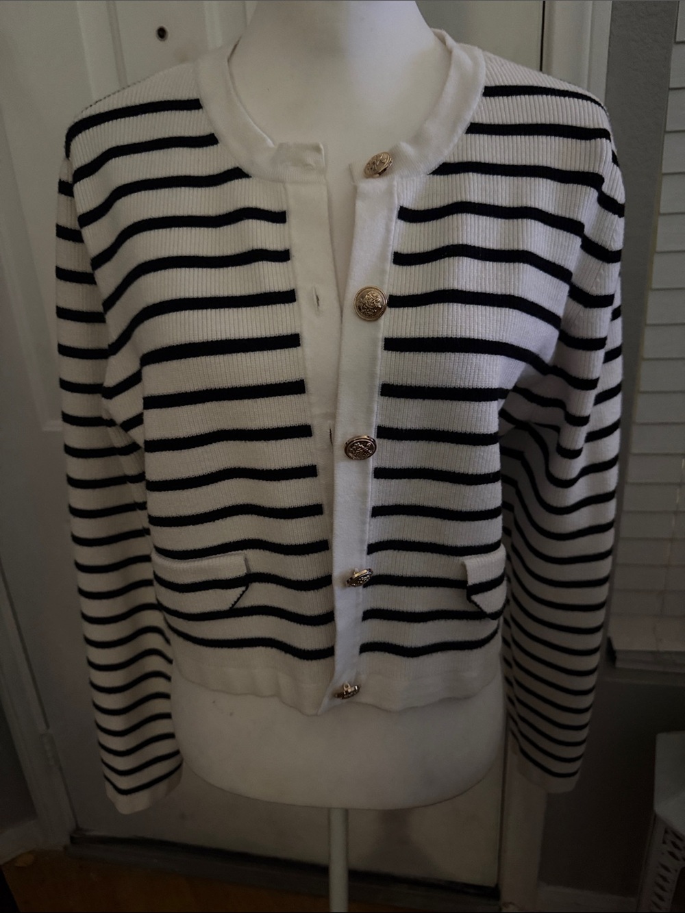 Na-Kd | NWoT Boxy Knitted Striped Black/White Button-Front Sweater, sz large.